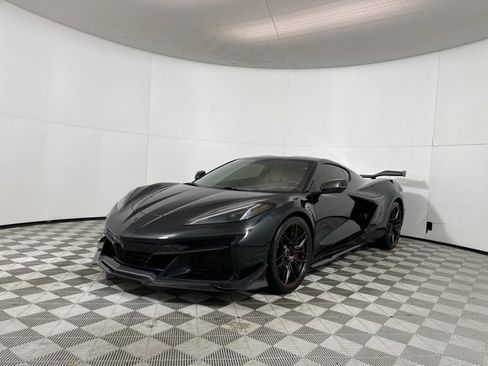 Used 2023 Chevrolet Corvette Z06 w/ Z07 Performance Package image 3