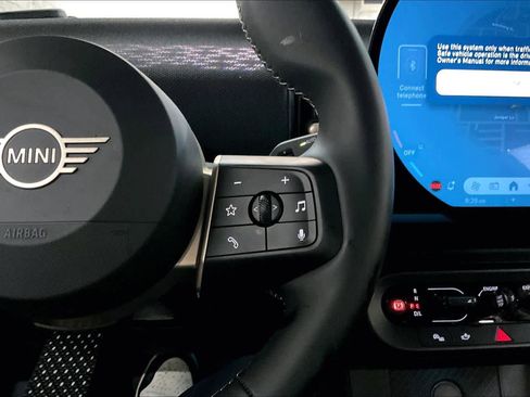 Certified 2025 MINI Cooper 4-Door Hardtop image 21