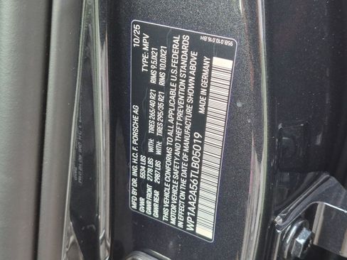 Certified 2026 Porsche Macan AWD/4WD image 30