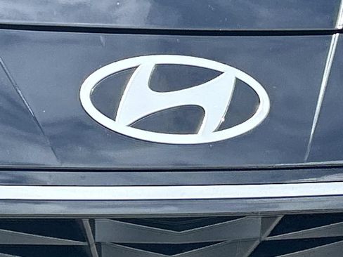 Used 2025 Hyundai Elantra Limited FWD image 10