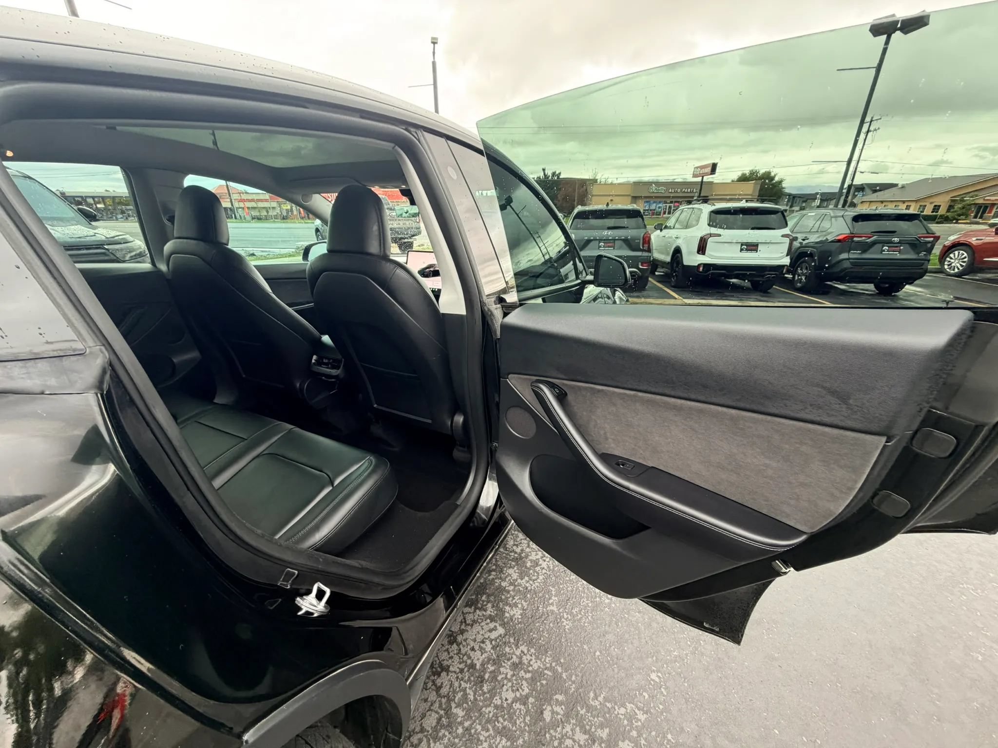 Used 2022 Tesla Model Y Long Range AWD/4WD image 19