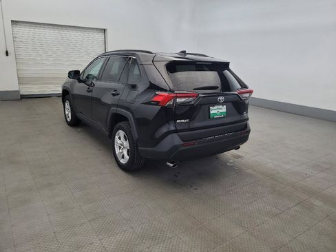 Used 2021 Toyota RAV4 XLE AWD/4WD image 5