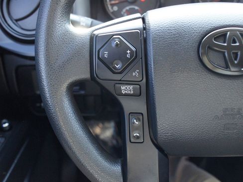 Used 2016 Toyota Tacoma SR w/ SR Convenience Package image 7