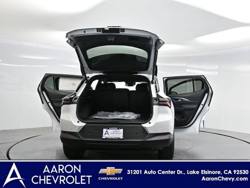 New 2026 Chevrolet Equinox EV LT image 39