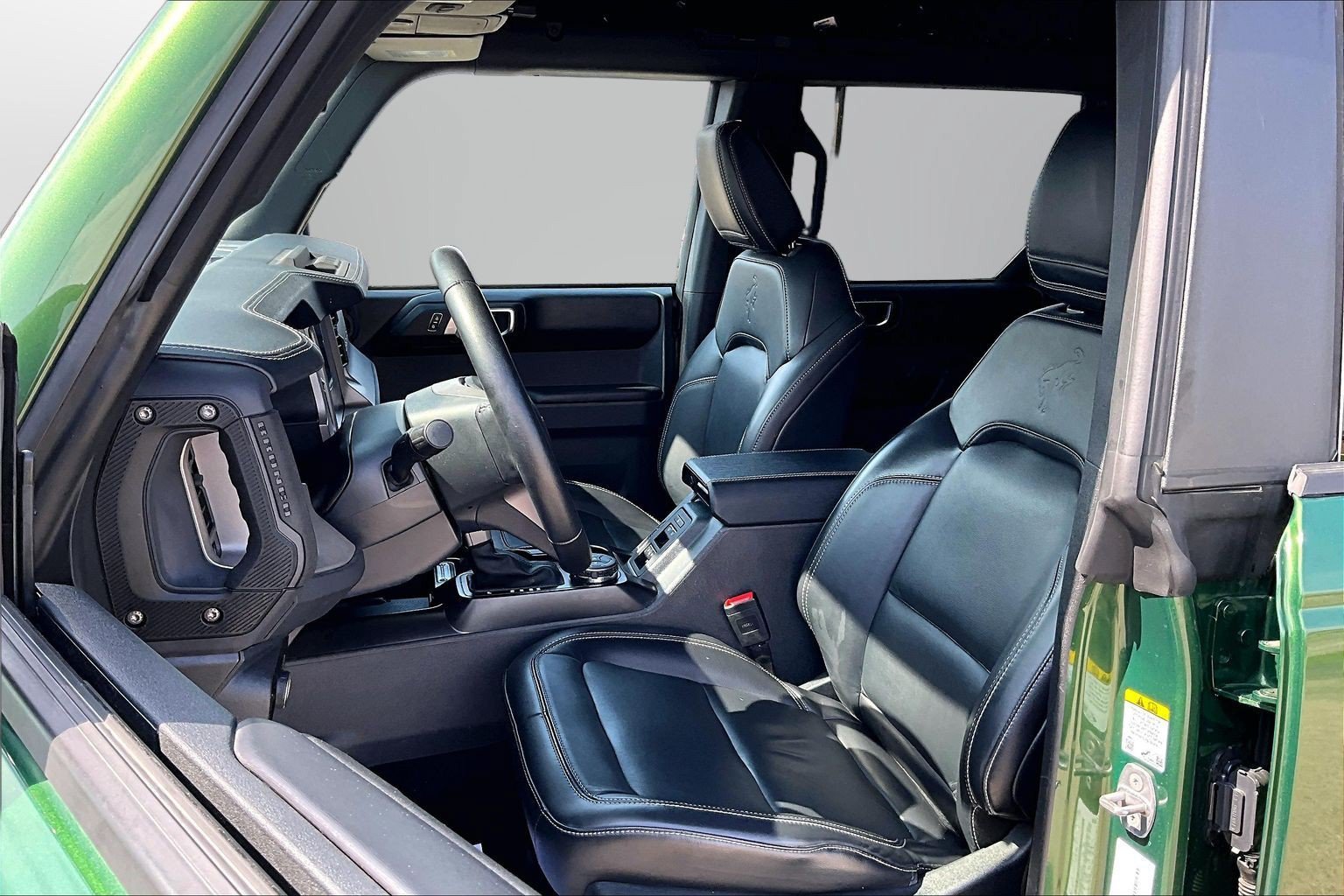 Used 2025 Ford Bronco Outer Banks AWD/4WD image 16