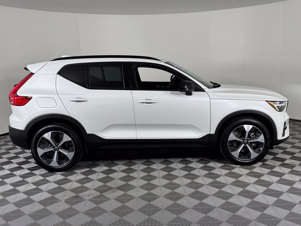 Certified 2024 Volvo XC40 B5 Core AWD/4WD image 5