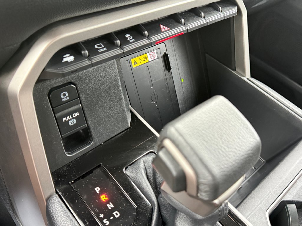 Used 2024 Toyota Tundra Limited AWD/4WD image 37