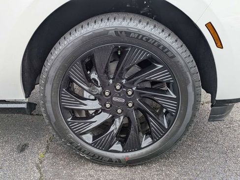 New 2026 Lincoln Navigator L Reserve w/ Jet Appearance Package AWD/4WD image 11