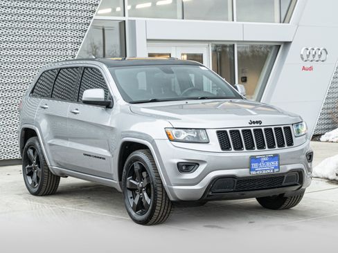 Used 2014 Jeep Grand Cherokee Altitude image 2