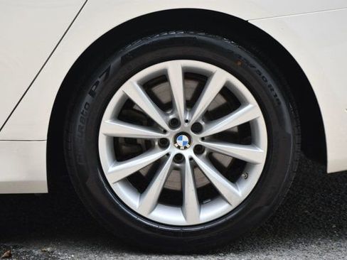 Used 2018 BMW 750i image 17