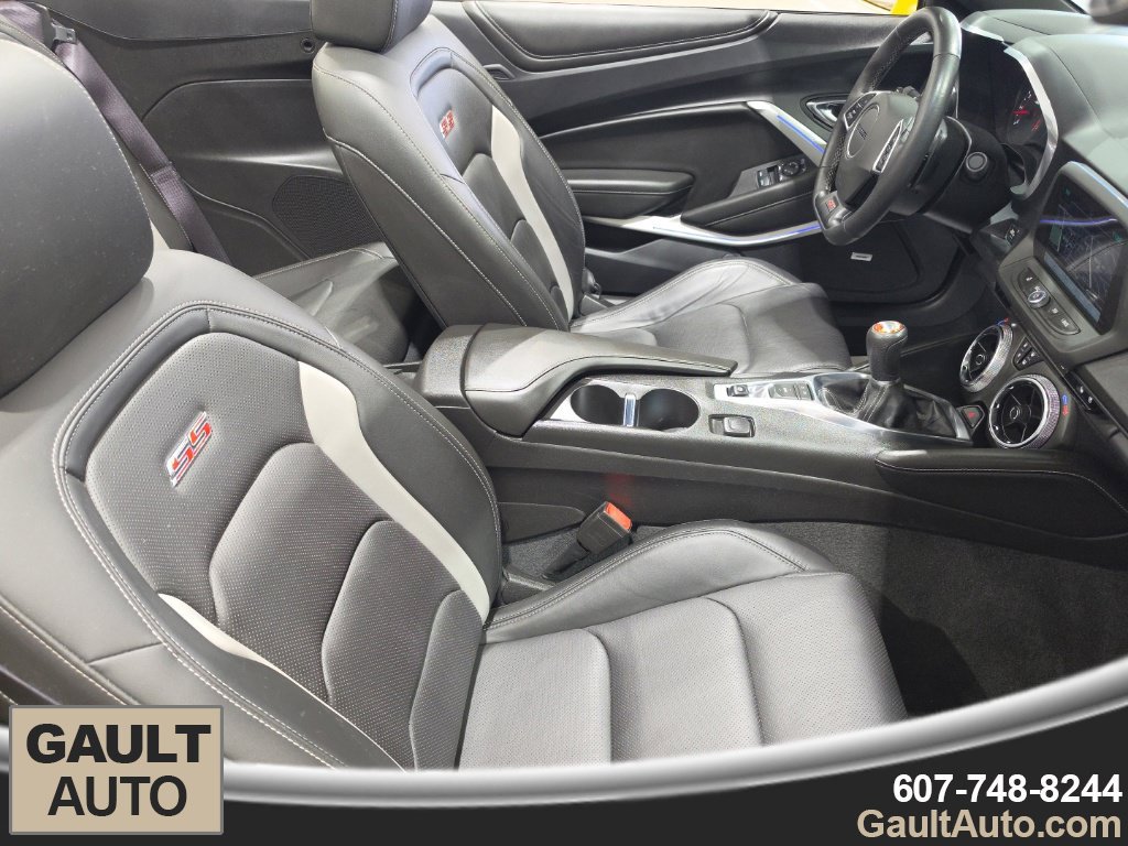 Used 2016 Chevrolet Camaro SS RWD image 13