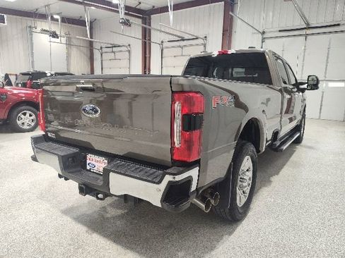 Used 2023 Ford F350 Lariat w/ Chrome Package AWD/4WD image 4