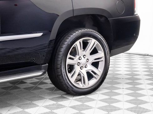 Used 2019 Cadillac Escalade Luxury image 38