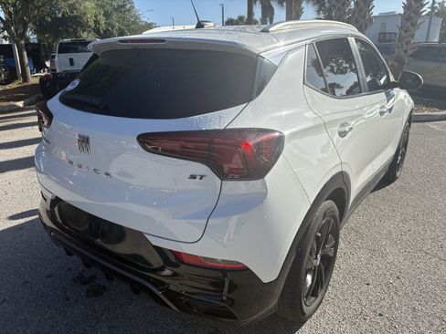 Used 2024 Buick Encore GX Sport Touring FWD image 7