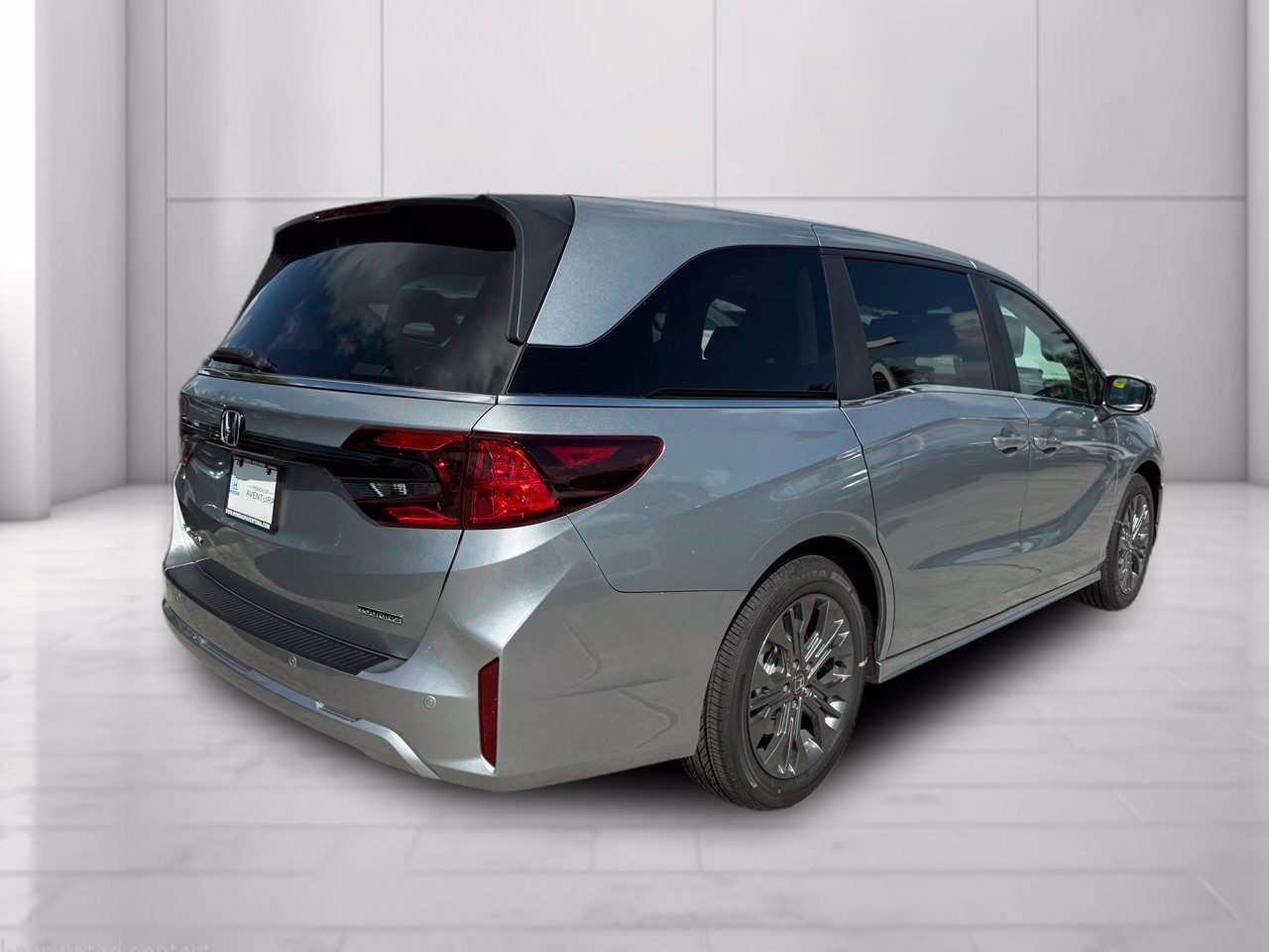 New 2027 Honda Odyssey Touring image 2