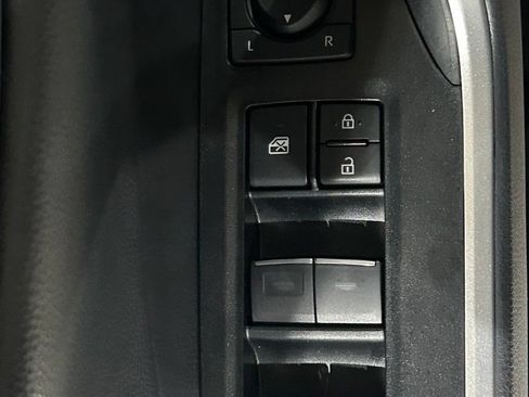 Used 2025 Toyota RAV4 Limited FWD image 40