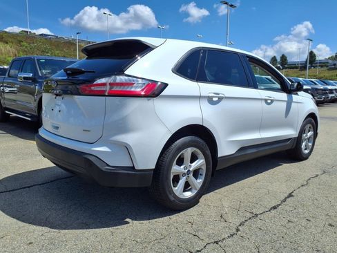 Certified 2022 Ford Edge SE image 3