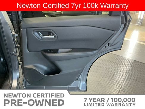 Used 2025 Nissan Rogue SV FWD image 39