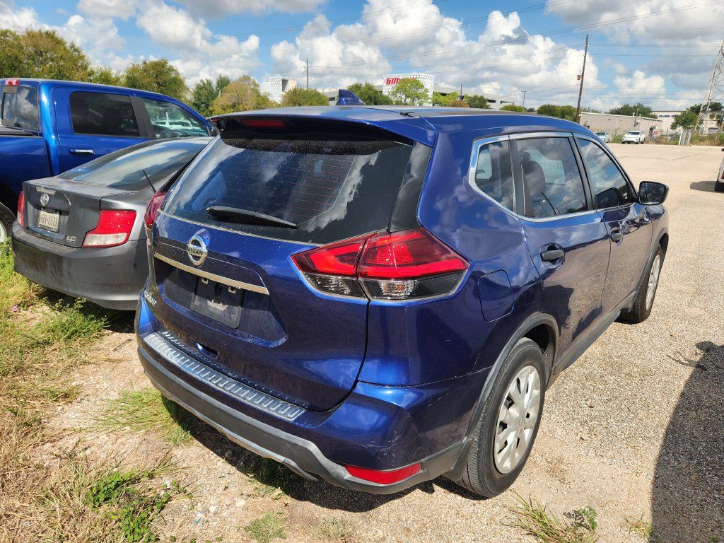 Used 2017 Nissan Rogue S FWD image 4