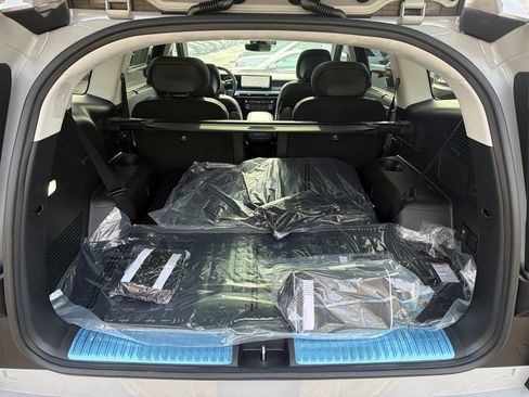 New 2026 Hyundai Ioniq 9 Calligraphy image 18