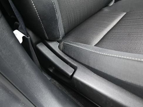 Used 2025 Nissan Altima 2.5 SV FWD image 38
