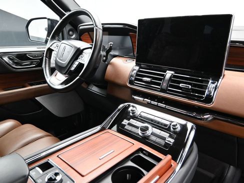 Used 2024 Lincoln Navigator L Reserve w/ Equipment Group 201A image 14