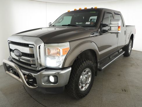 Used 2016 Ford F250 XLT w/ XLT Premium Package image 15