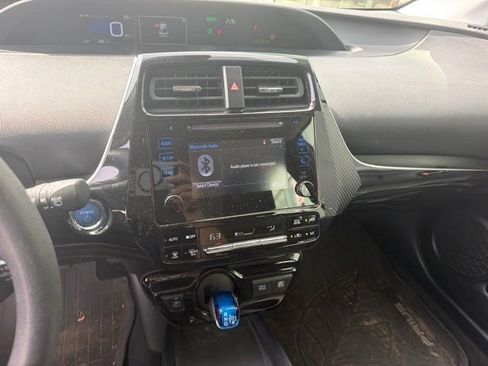 Used 2019 Toyota Prius LE AWD/4WD image 24