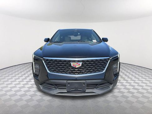 Used 2024 Cadillac XT4 Luxury w/ Cold Weather Package FWD image 2