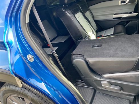 Used 2022 Ford Explorer XLT w/ Equipment Group 202A image 26