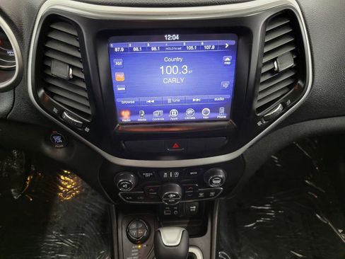 Used 2015 Jeep Cherokee Trailhawk w/ Comfort/Convenience Group image 7