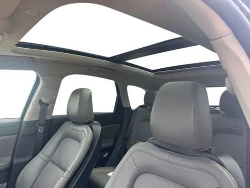 Used 2025 Lincoln Corsair AWD w/ Jet Appearance Package image 11
