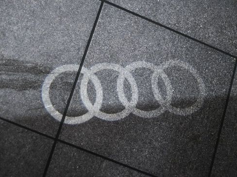 Used 2025 Audi Q7 3.0T Premium w/ Convenience Package image 12