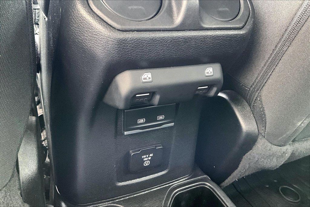Used 2023 Jeep Wrangler Unlimited Sahara AWD/4WD image 11