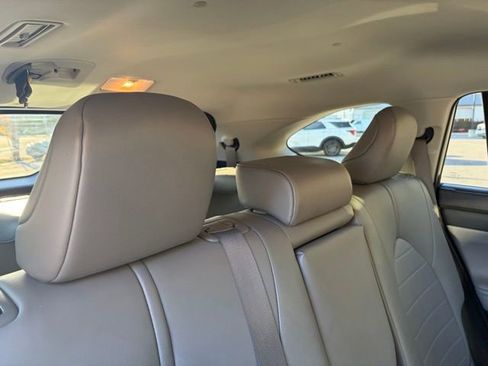 Used 2021 Toyota Highlander XLE image 23