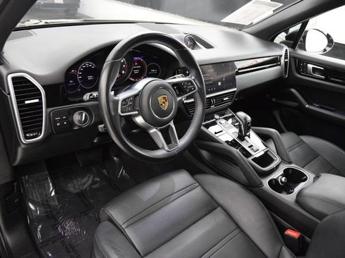 Used 2022 Porsche Cayenne AWD/4WD image 22