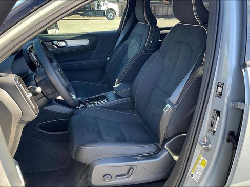 New 2026 Volvo XC40 B5 Ultra w/ Climate Package image 11