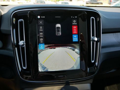 Certified 2023 Volvo C40 P8 Recharge Ultimate AWD/4WD image 19
