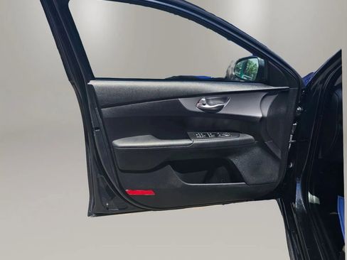 Used 2023 Kia Forte LXS FWD image 11