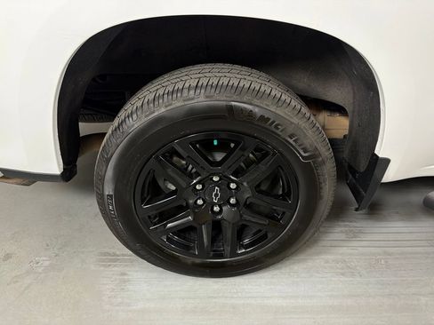Used 2023 Chevrolet Silverado 1500 Custom w/ LPO, Dark Essentials Package AWD/4WD image 14