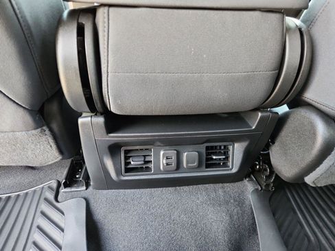 Used 2021 Chevrolet Silverado 1500 LT AWD/4WD image 12