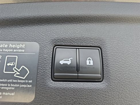 Certified 2024 INFINITI QX50 Luxe image 16