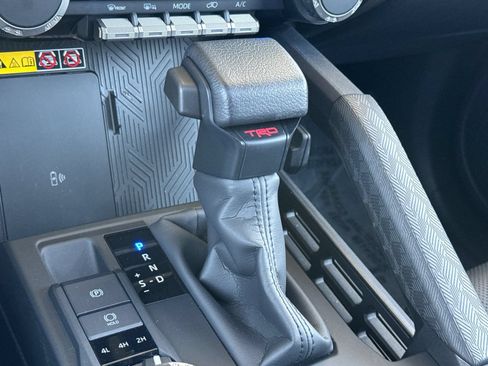 Used 2025 Toyota 4Runner TRD Off-Road Premium AWD/4WD image 21