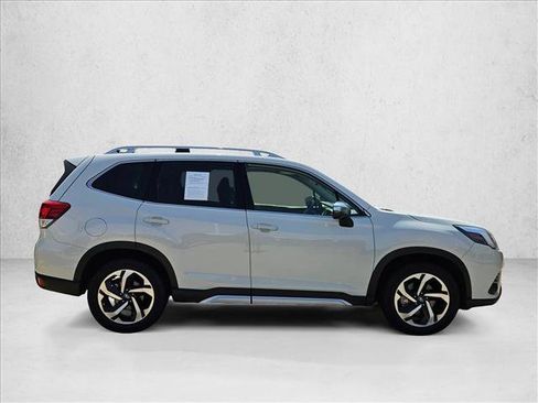 Used 2023 Subaru Forester Touring AWD/4WD image 4