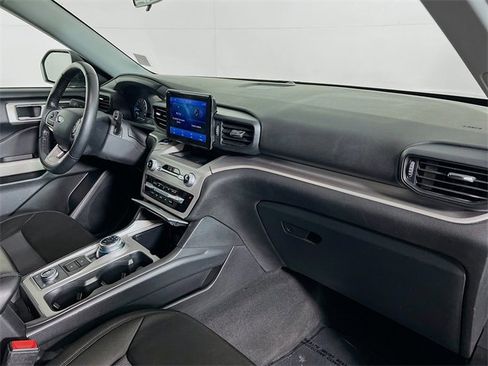 Used 2022 Ford Explorer XLT w/ Class IV Trailer Tow Package image 39