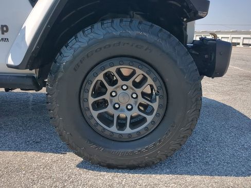 Certified 2022 Jeep Wrangler Unlimited Rubicon AWD/4WD image 9