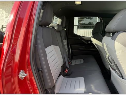 Used 2024 Toyota Tacoma TRD Sport image 33