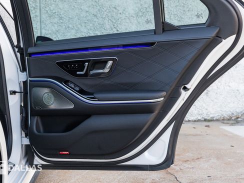 Used 2024 Mercedes-Benz S 63 AMG S image 37