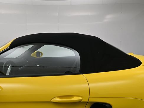 Certified 2023 Porsche 718 Boxster RWD image 30