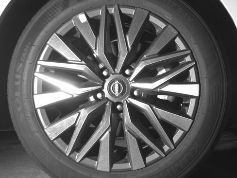 Used 2025 Nissan Altima 2.5 SV image 13